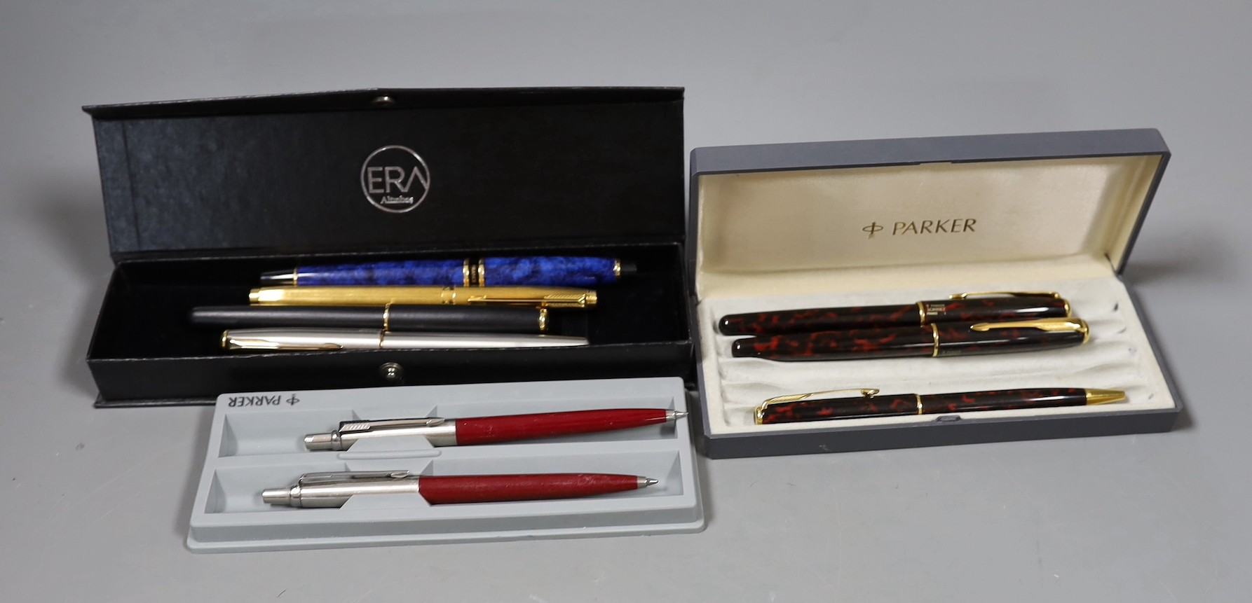 A selection of Parker pens, including one with a 14K knib, approx. 10